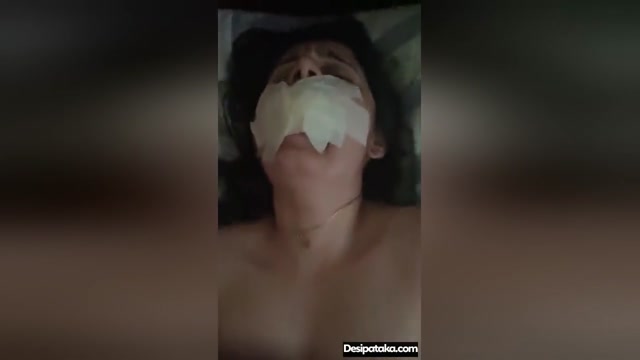 उसने अपनी पत्नी के मुँह पर टेप लगा दिया और उसकी जमकर चुदाई की